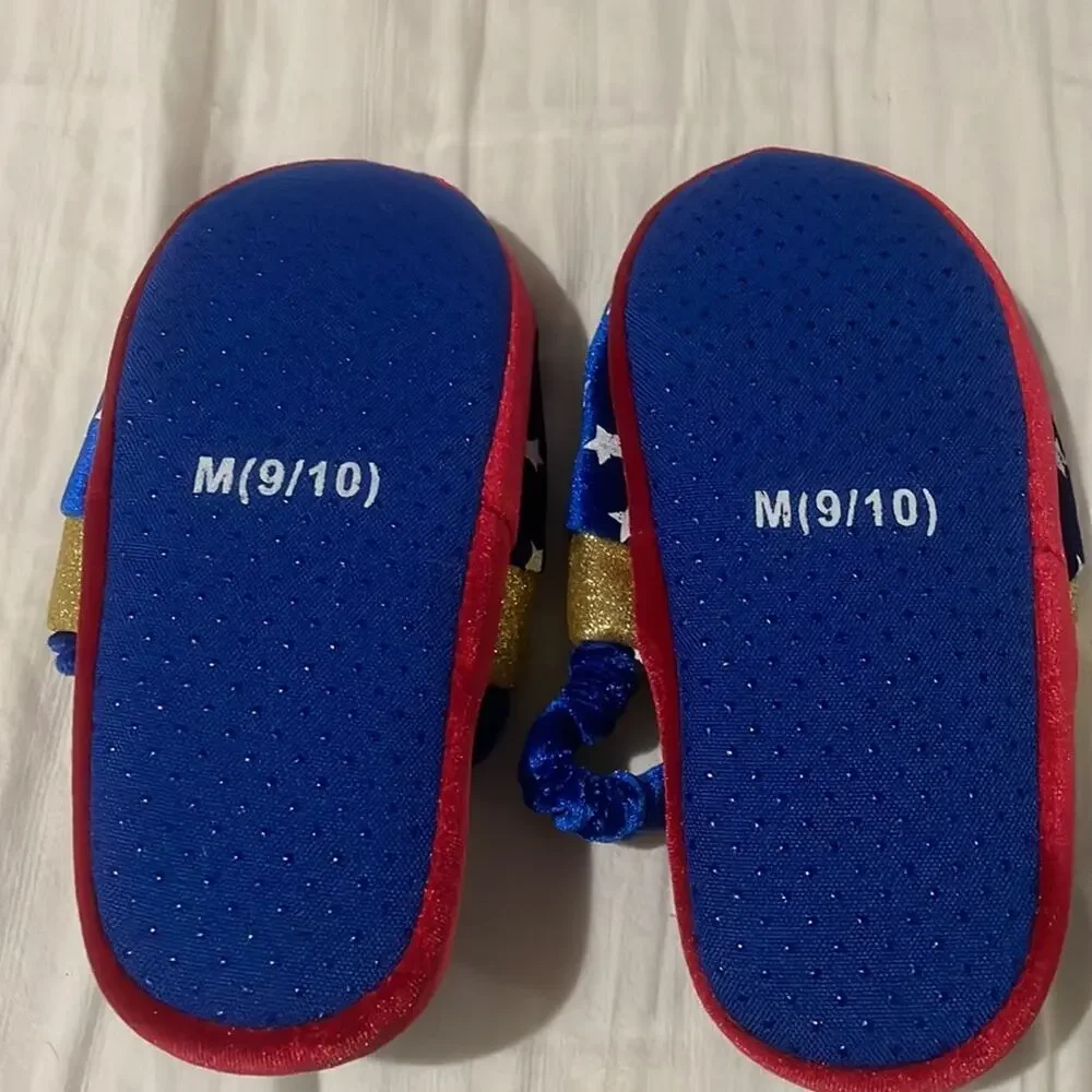 Wonder woman blue red  M 9/10 slip on elastic heels strap slipper nwot